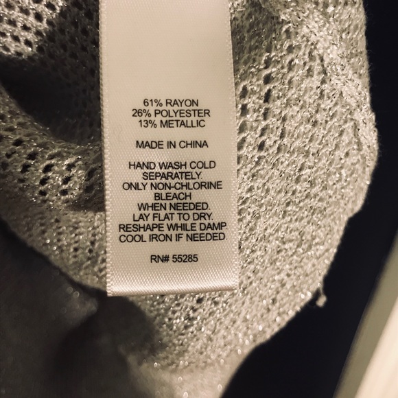 Express Sparkle Knit V-Neck Top - Picture 5 of 5